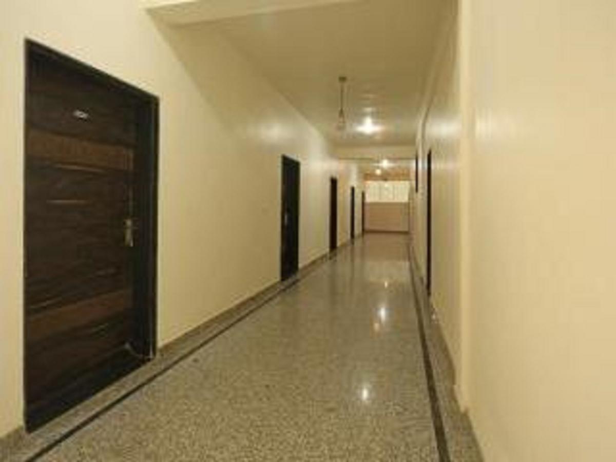 Hôtel Anamsa Residency à Vrindāvan Extérieur photo